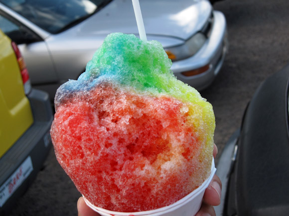 hawaiian-shave-ice rainbow shave ice in hawaii