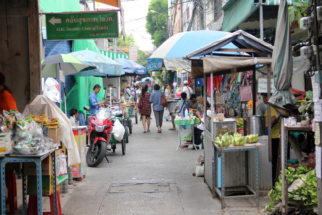 Bangkok food tour of Wang Lang Market Bangkok food tour of Wang Lang Market