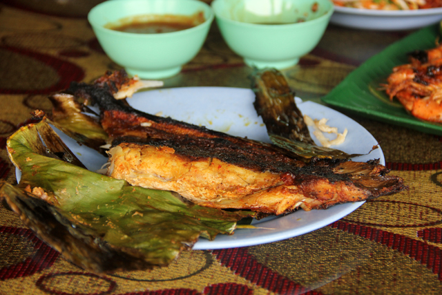 Ikan Pari Bakar - Grilled Stingray Ikan Pari Bakar - Grilled Stingray