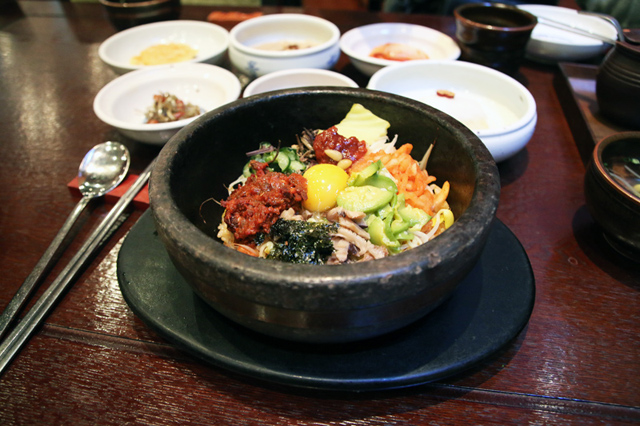 Dolsot bibimbap (돌솥 비빔밥) at Gogung Restaurant Dolsot bibimbap (돌솥 비빔밥) at Gogung Restaurant