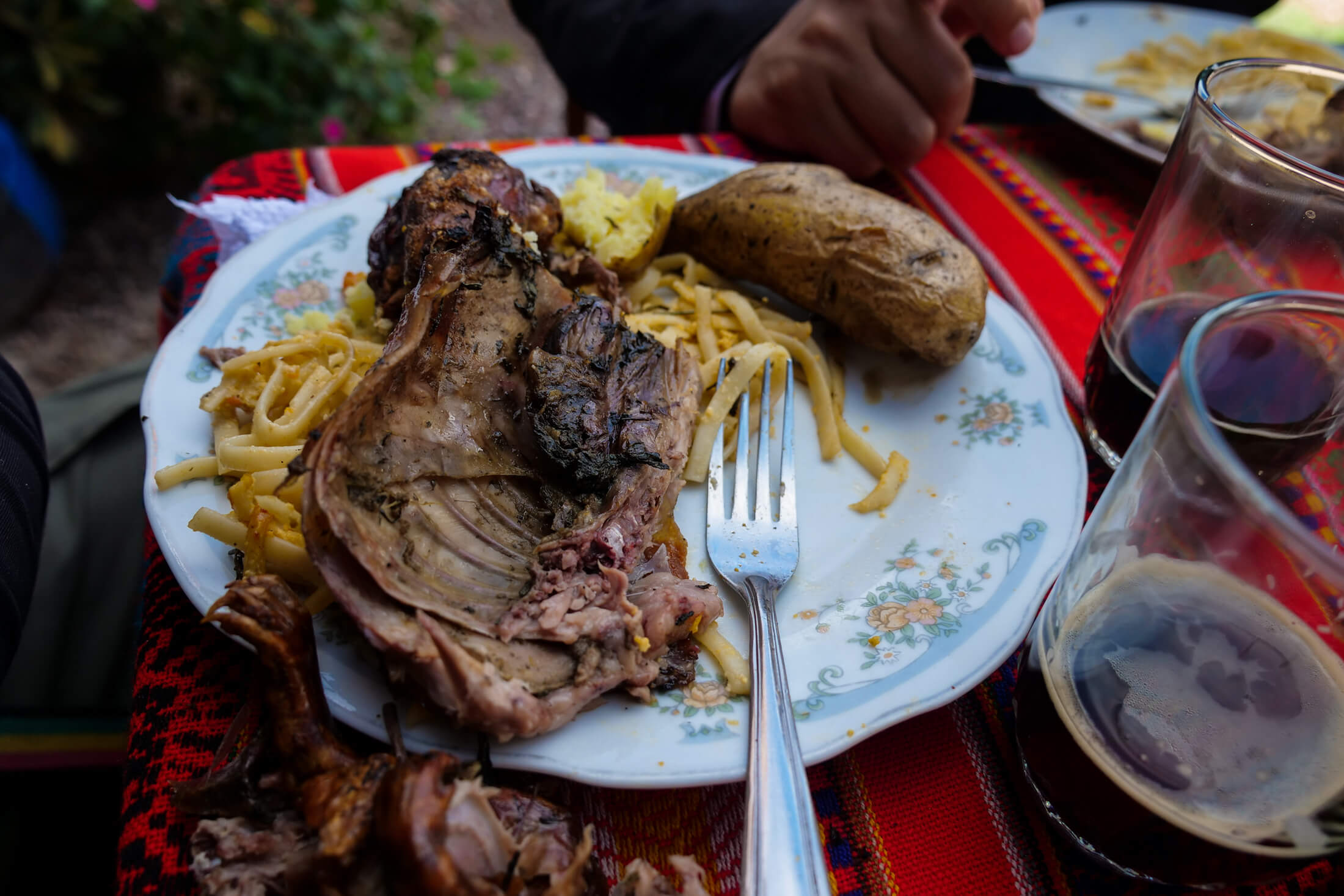 Cuscueña Negra goes great with your meal of cuy