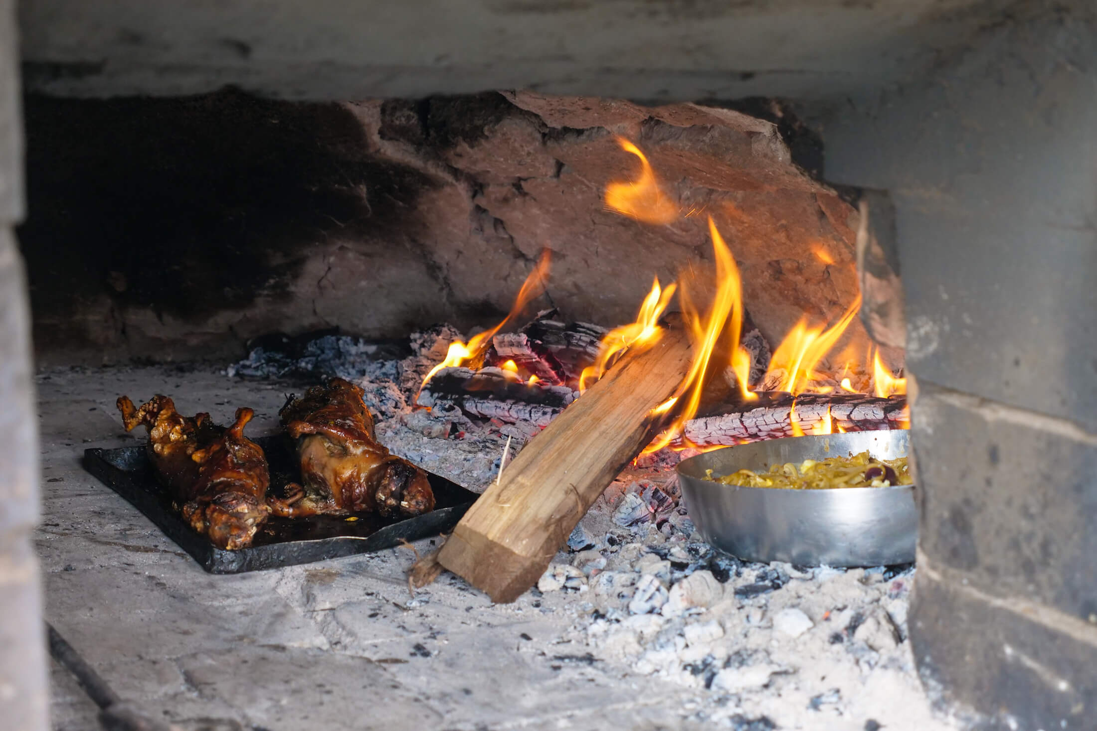 salivating uncontrollably in front of these Cuy al Horno